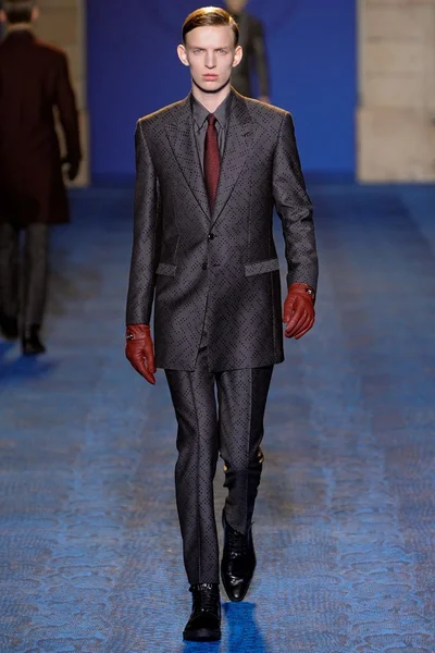 Look 34